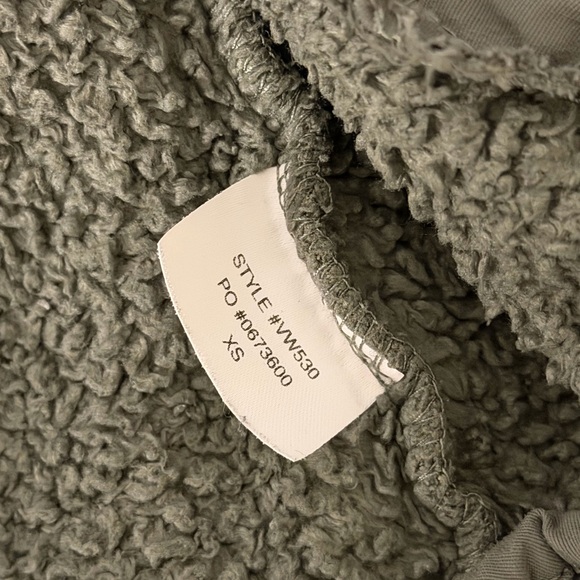 Vuori Olive Green Teddy Sherpa Jacket - Picture 5 of 5